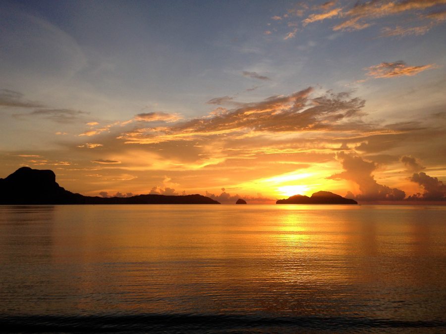 vibrant sunset on the island of Palawan